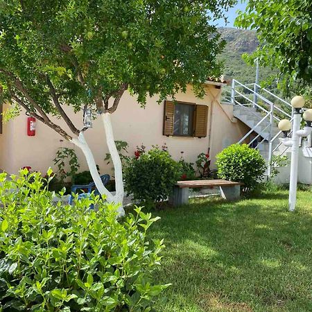 Garden Rooms Himare Esterno foto