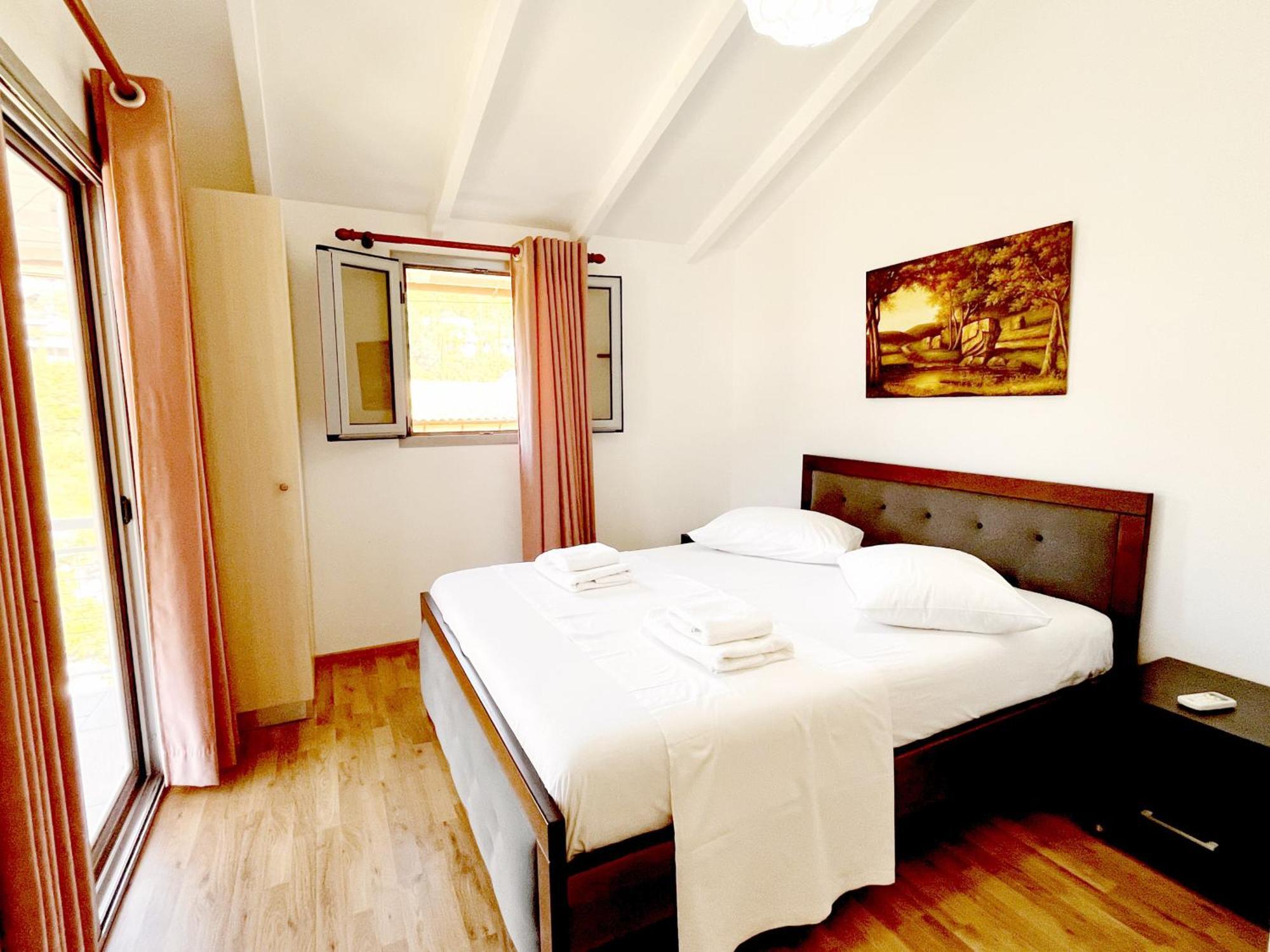 Garden Rooms Himare Esterno foto