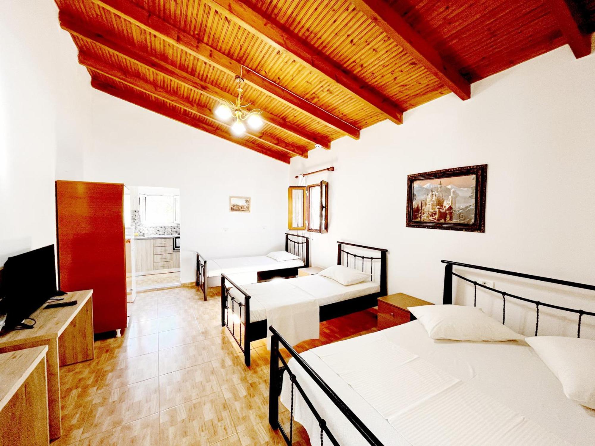 Garden Rooms Himare Esterno foto