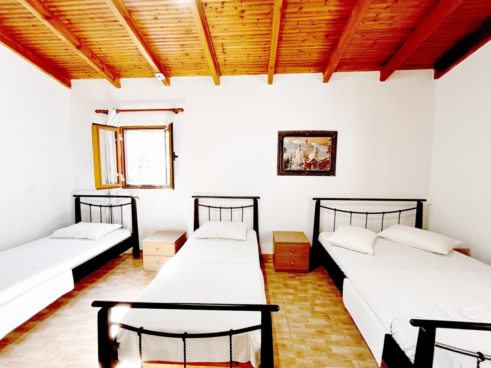 Garden Rooms Himare Esterno foto