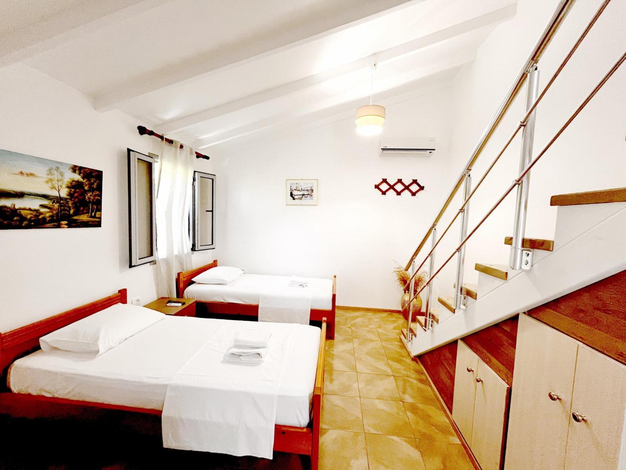 Garden Rooms Himare Esterno foto