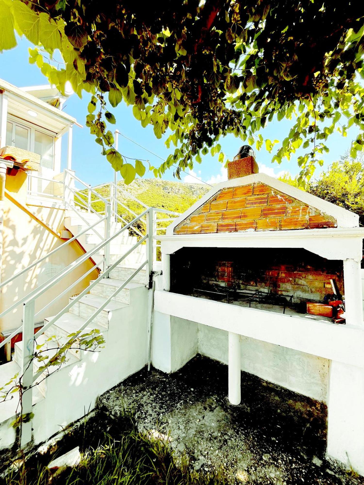 Garden Rooms Himare Esterno foto