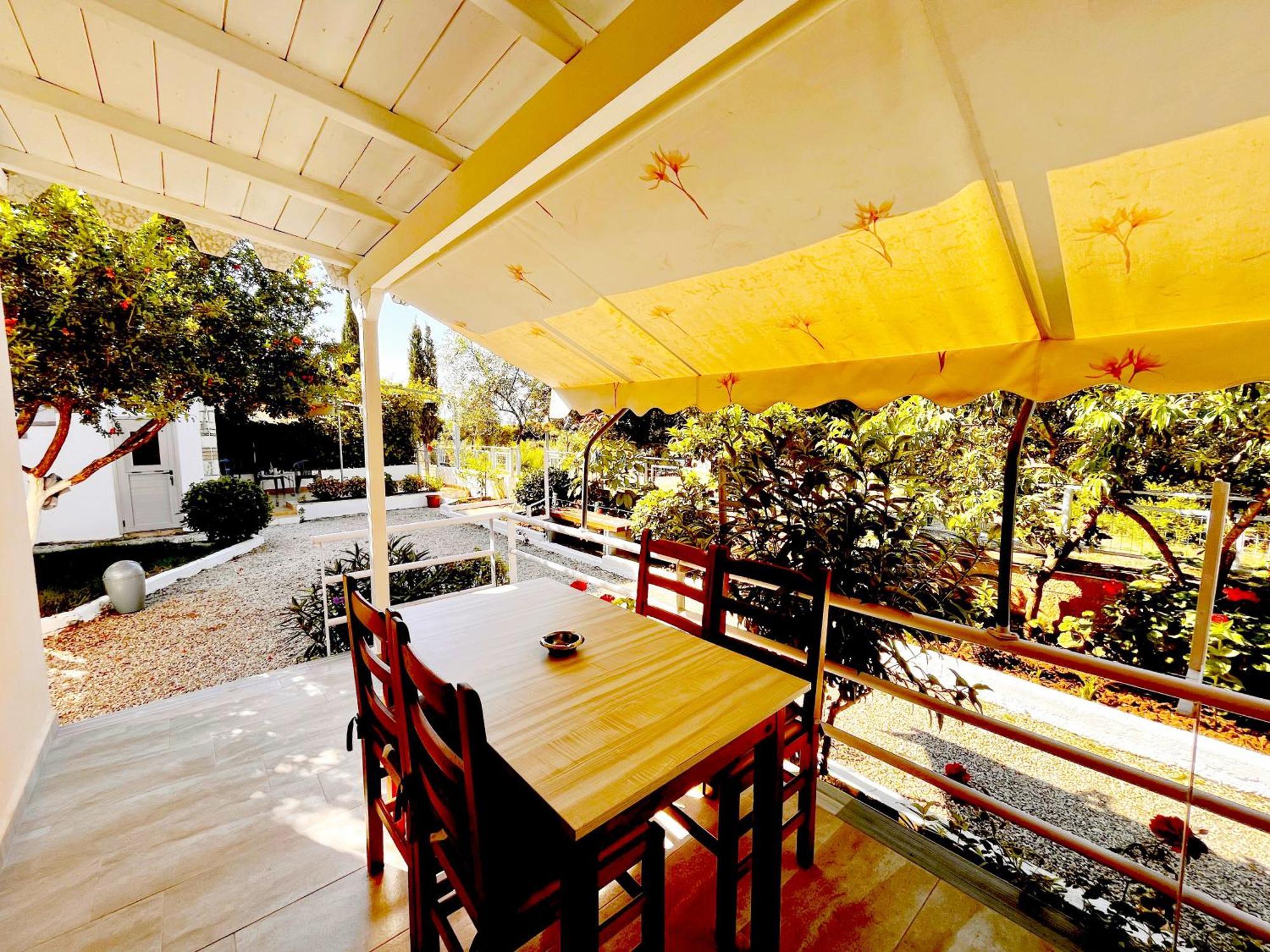 Garden Rooms Himare Esterno foto