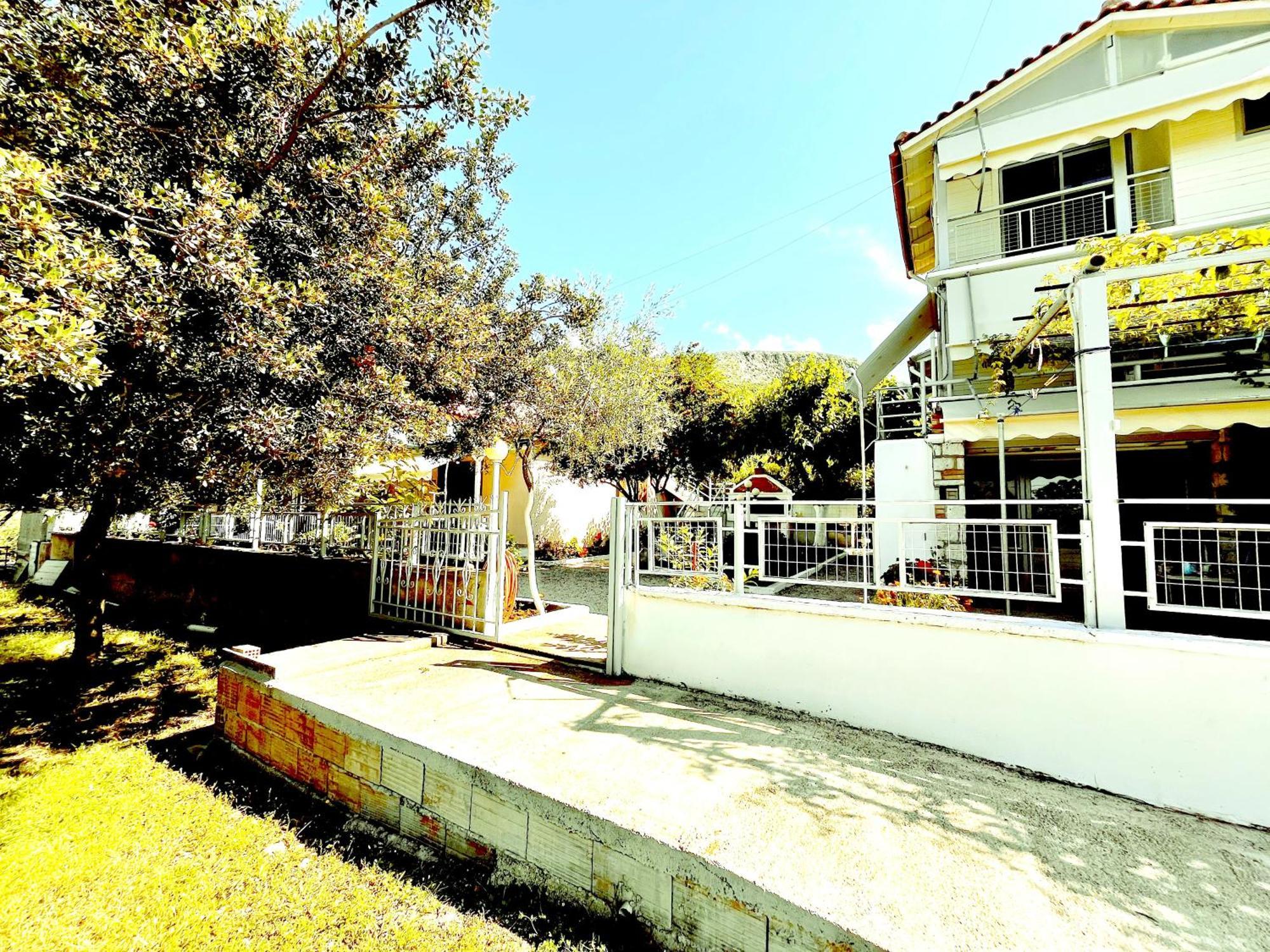 Garden Rooms Himare Esterno foto