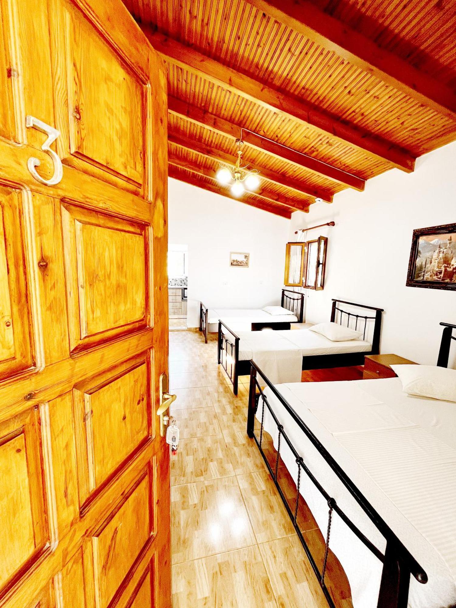 Garden Rooms Himare Esterno foto