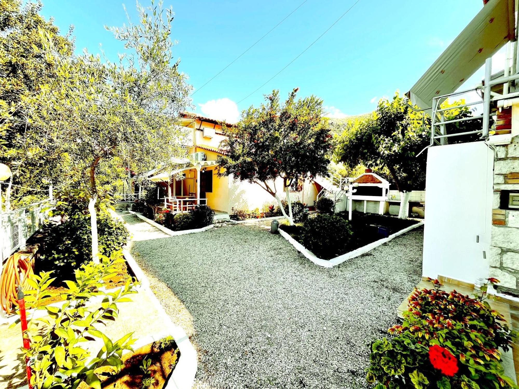 Garden Rooms Himare Esterno foto