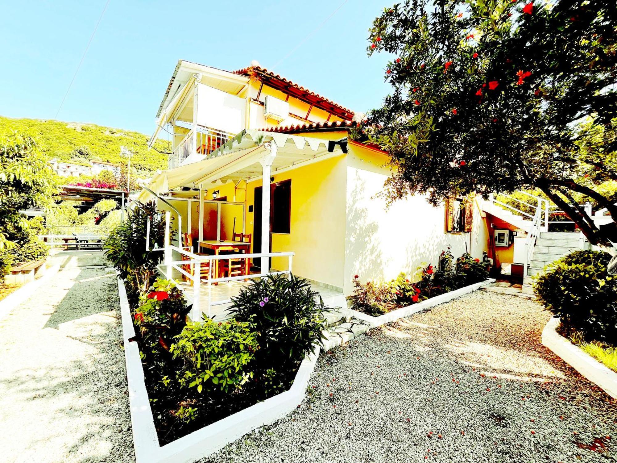 Garden Rooms Himare Esterno foto