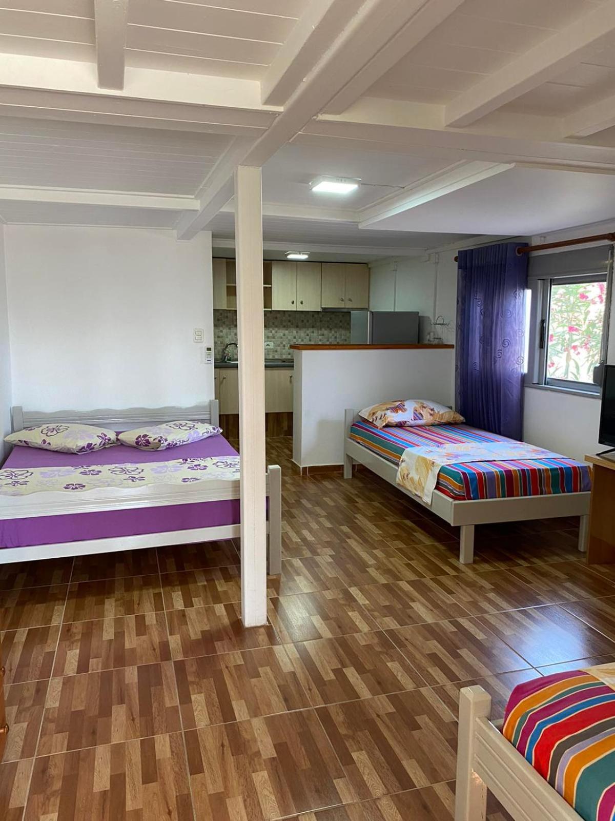 Garden Rooms Himare Esterno foto